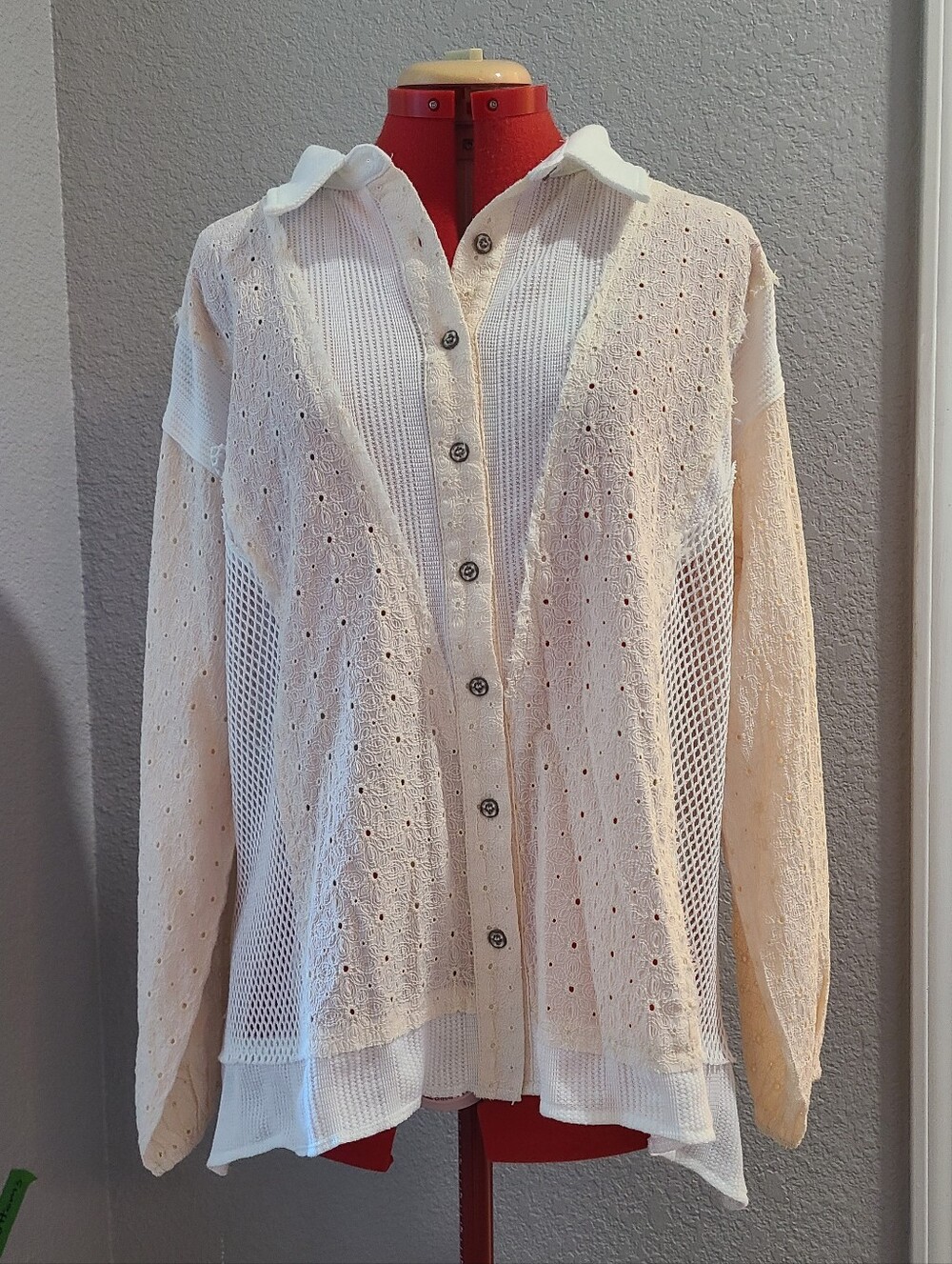 NWT POL White And Cream Lace Long Sleeve Button Down Shirt Size M